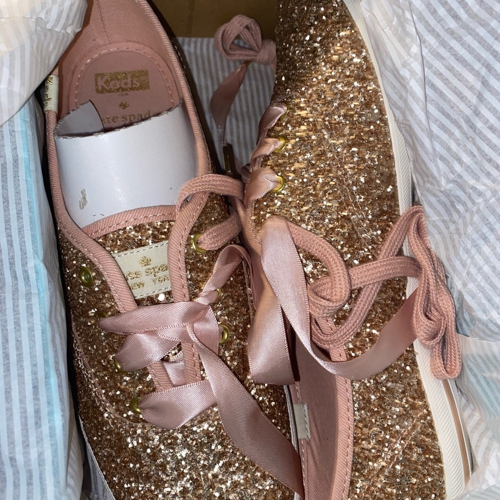 New in box Keds x Kate spade rose gold sneakers size : 9
